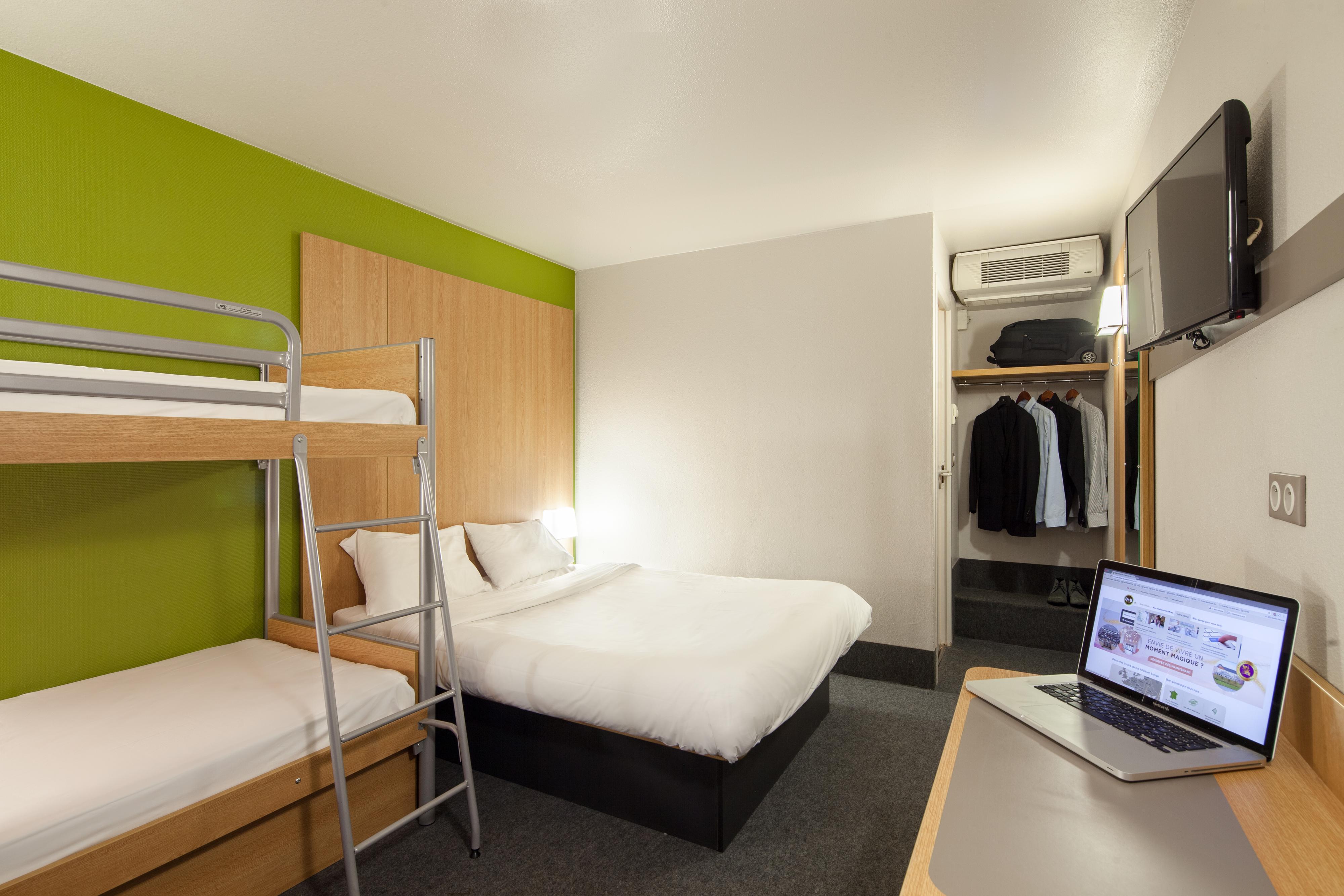 B&B Hotel Louveciennes لو بورْ مارْلي المظهر الخارجي الصورة