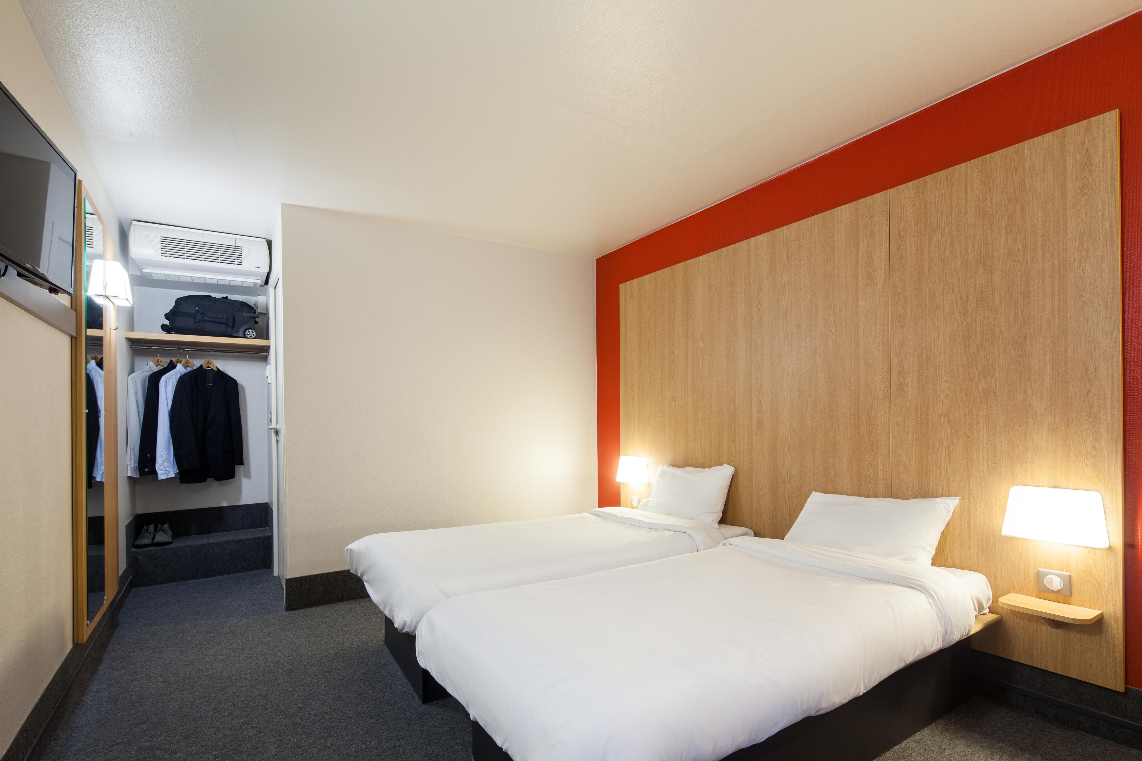 B&B Hotel Louveciennes لو بورْ مارْلي المظهر الخارجي الصورة