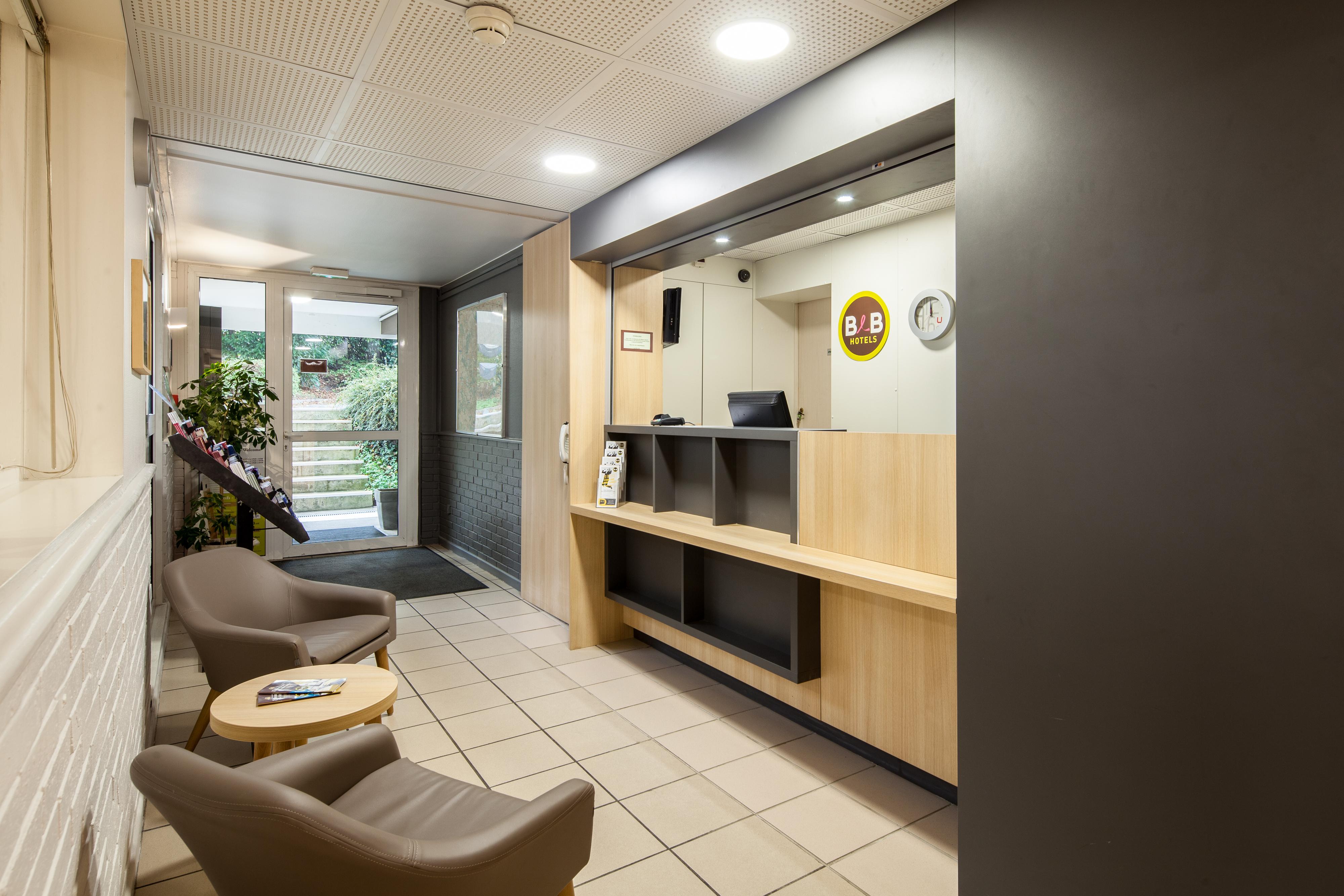 B&B Hotel Louveciennes لو بورْ مارْلي المظهر الخارجي الصورة