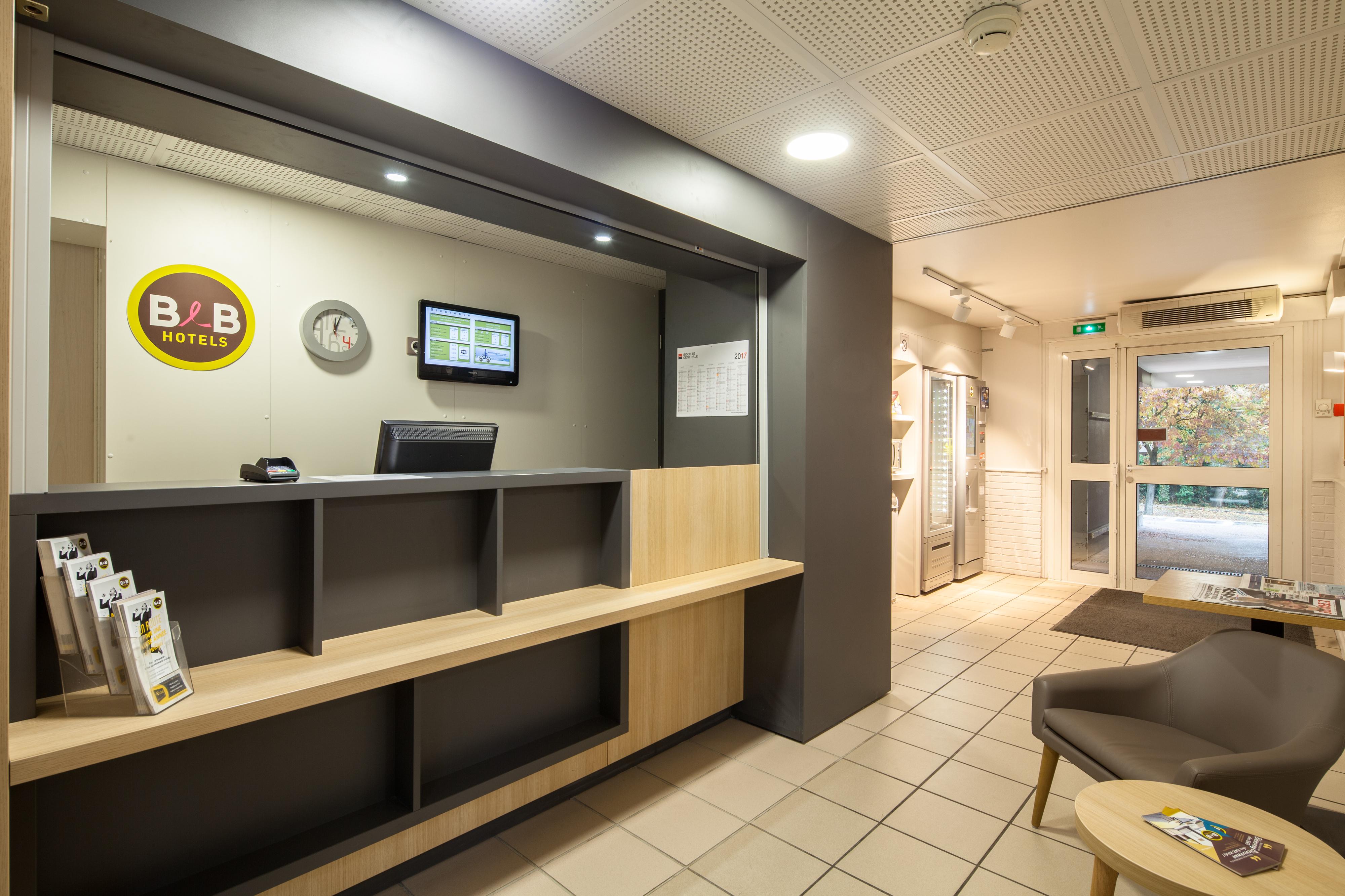 B&B Hotel Louveciennes لو بورْ مارْلي المظهر الخارجي الصورة